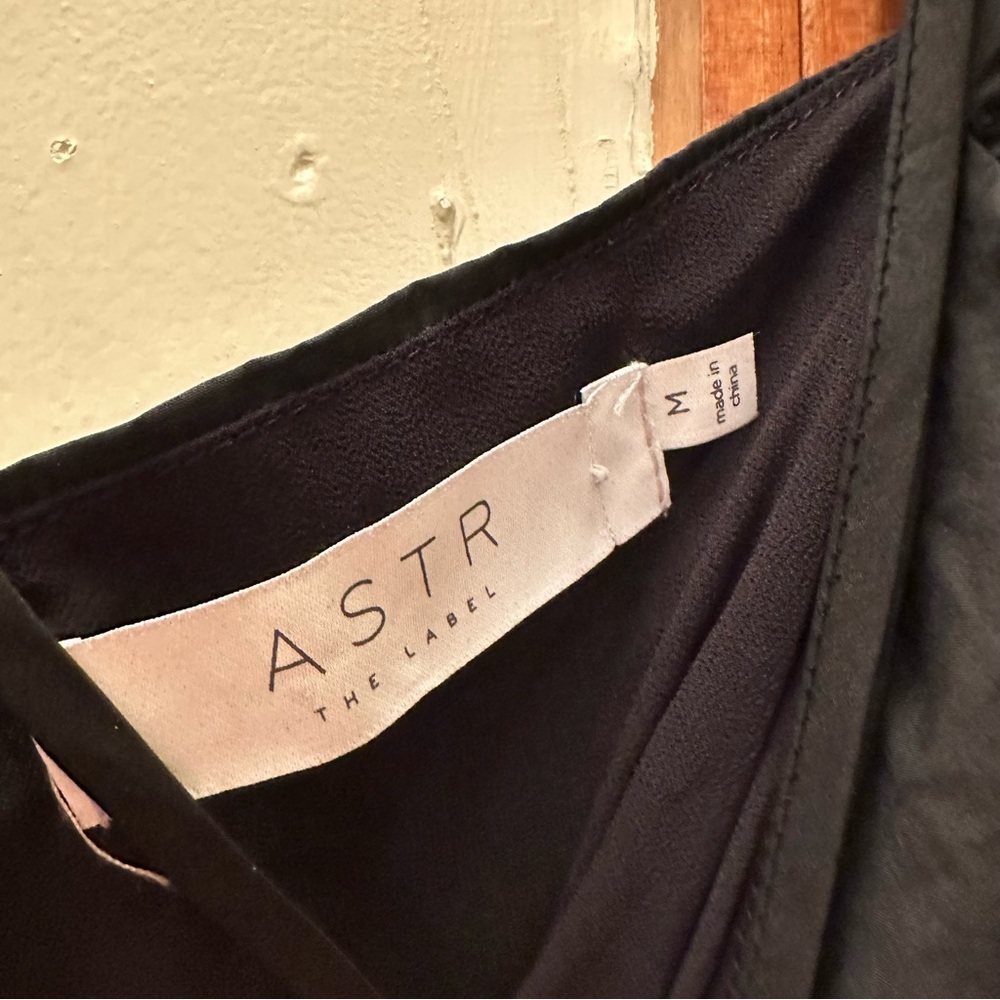 ASTR The Label Cinched Halter Tie Midi Dress - Picture 5 of 6